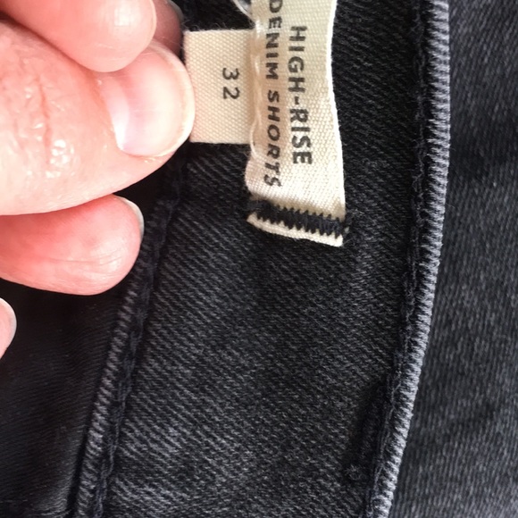 Madewell High-Rise Denim Shorts - Picture 2 of 5